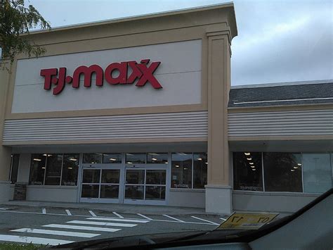 t j maxx department store.